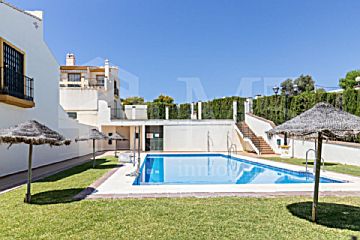 Imagen 1 Venta de casa con piscina en Torre del Mar (Vélez-Málaga (Municipio))
