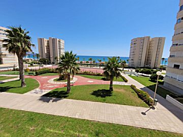 Foto 1 Alquiler de piso con piscina y terraza en Urbanova-Agua Amarga (Alicante)