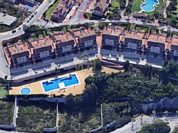 Foto 1 Venta de planta baja con piscina en San Roque, La Alcaidesa