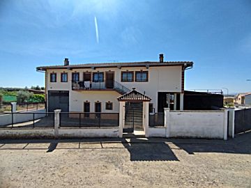 Foto 1 Venta de casa con terraza en Montehermoso