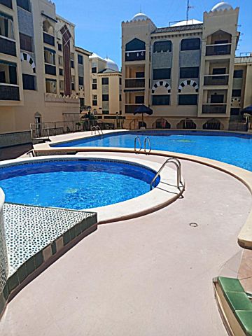 Foto Alquiler de piso con piscina y terraza en Santa Pola, Varadero