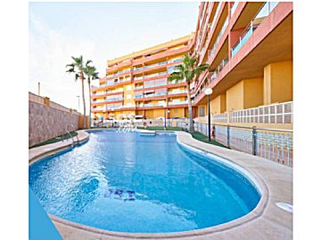 021835 Venta de piso con piscina y terraza en Centro (Roquetas de Mar)