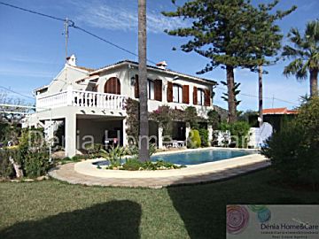  Venta de casa con piscina y terraza en Pedreguer, Pedreguer