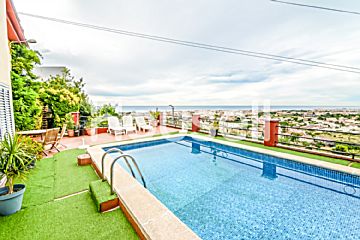  Venta de casas/chalet con piscina y terraza en Pineda de Mar
