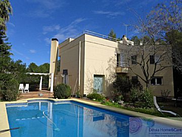  Venta de casa con piscina y terraza en Pedreguer, LA SELLA