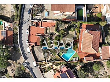 000929 Venta de casa con piscina y terraza en Vilanova del Vallès