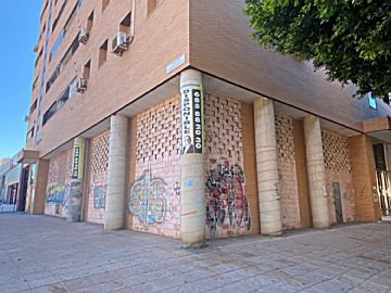  Venta de locales en Nueva Andalucía (Almería)