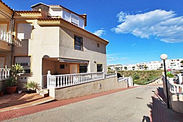 Foto Venta de casa con piscina y terraza en Guardamar del Segura, Los estaños