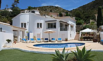 Imagen 1 Alquiler de casa con piscina en Moraira