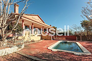  Venta de casas/chalet con piscina y terraza en Castellvell del Camp