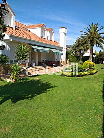  Venta de casas/chalet con piscina y terraza en Santa Cruz de Bezana