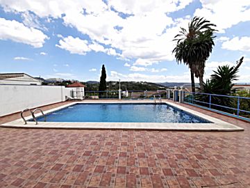Foto Venta de casa con piscina y terraza en Alzira, La Montañeta