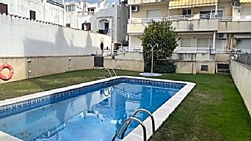 Foto Venta de planta baja con piscina y terraza en Cubelles, MOLI DE BAIX