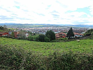 Foto 1 Venta de terrenos en Parroquias Norte (Oviedo), Constante