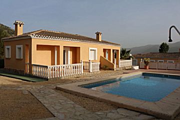 Imagen 1 Venta de casa con piscina en Alcalalí