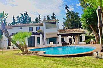 Imagen 1 Venta de casa con piscina en Alicante Capital