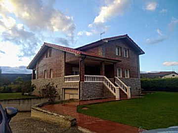 IMG_20231020_190032.jpg Venta de casa con terraza en Quincoces de Yuso (Valle de Losa)