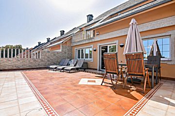 Foto Venta de casa con piscina y terraza en Eirís, As Xubias, Pasaxe (A Coruña), As Xubias