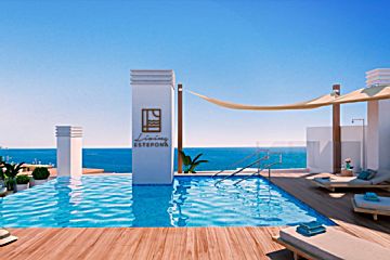 Foto Venta de piso con piscina y terraza en Playa del Sol-Villacana (Estepona), Playa