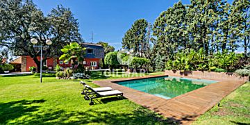 Imagen 1 Venta de casa con piscina en Colmenar Viejo