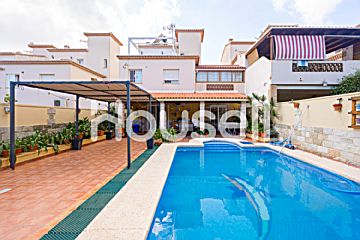  Venta de casas/chalet con piscina y terraza en La Nucia 