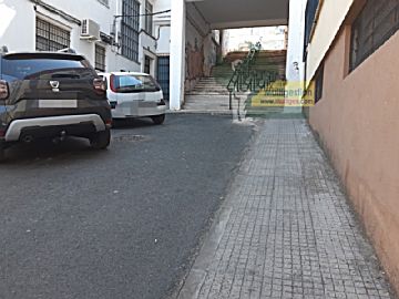Foto 1 Venta de piso en Aguas Vivas-La Zambomba (Cáceres), Plaza de Toros